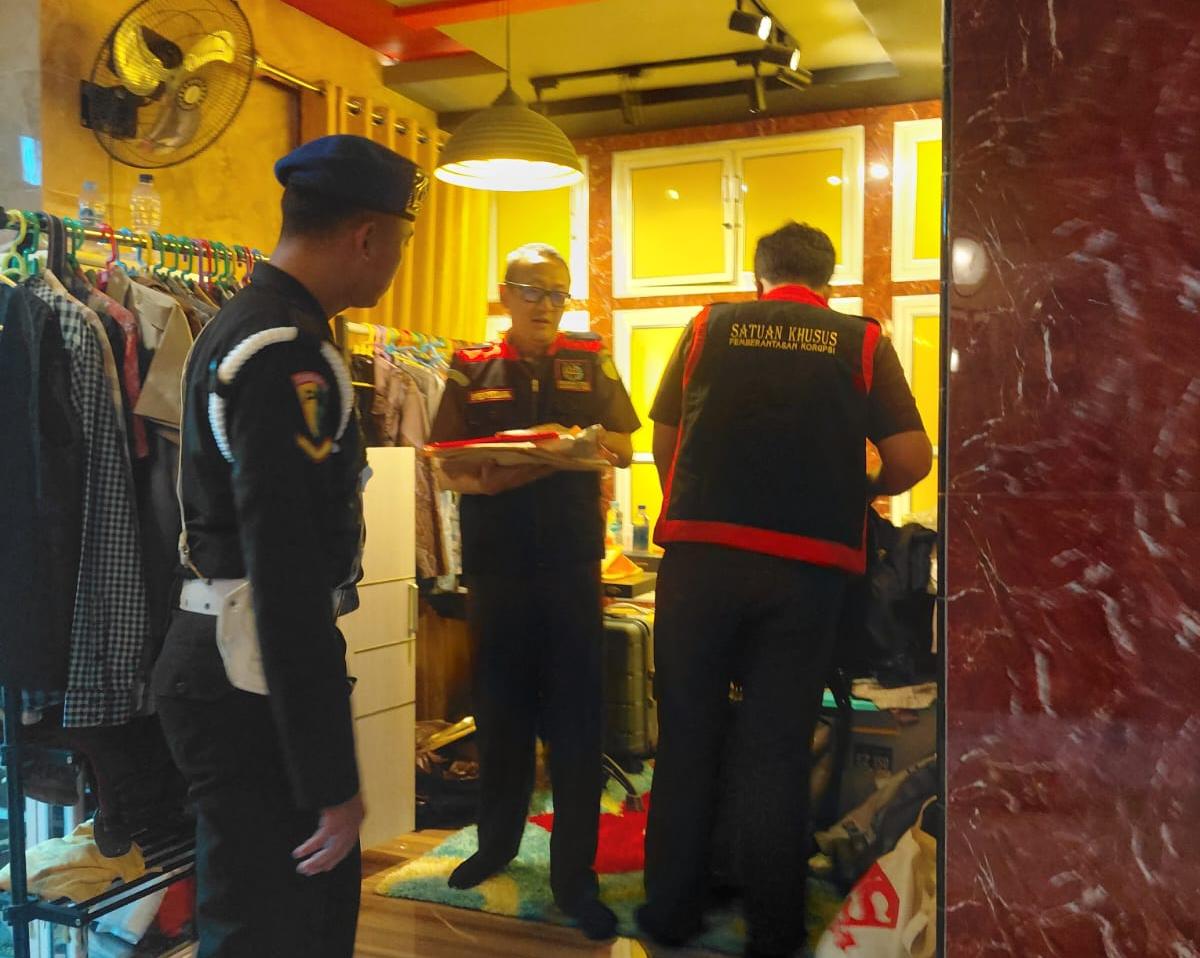 Kejati Kaltim Geledah Kantor Disdikbud Kukar, Selidiki Dugaan Penyimpangan Honorarium Guru dan ASN 