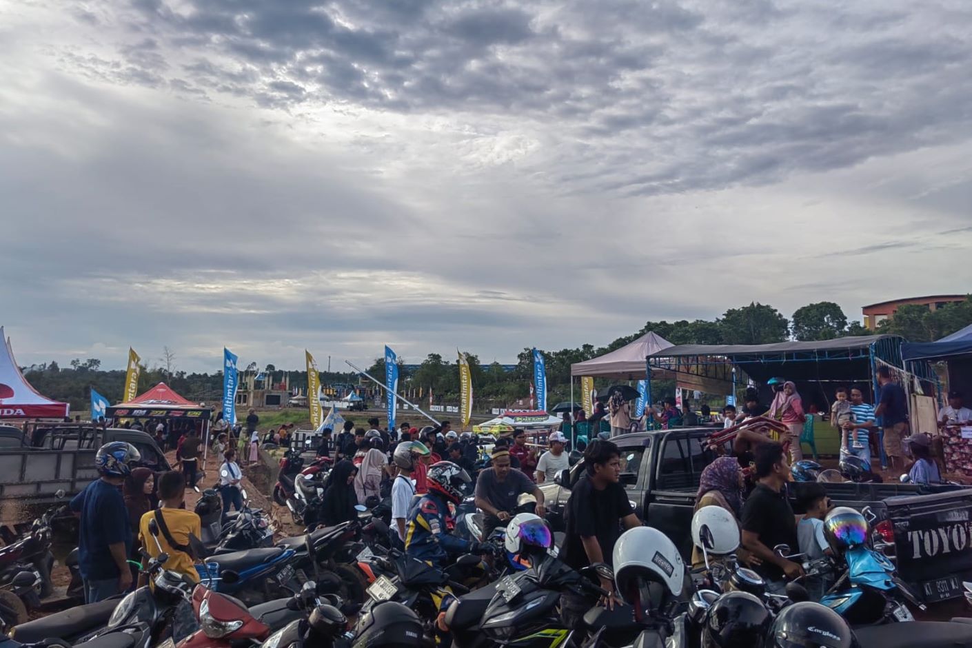 Kompleks Olahraga di GOR Sadurengas Paser Perlu Tambahan Kantong Parkir