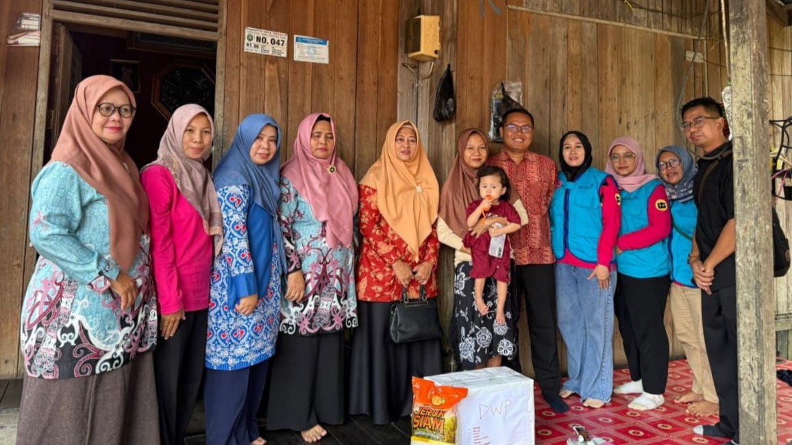 Ketua DWP Kutim Jadi Orang Tua Asuh Balita Stunting