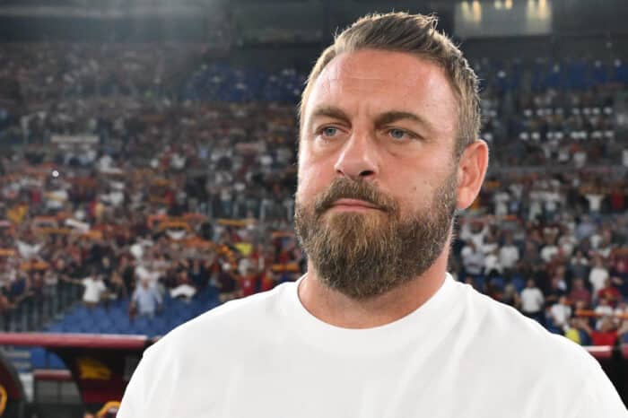 Gagal Bawa Roma Bersinar, Legenda Klub De Rossi Dipecat, Penggantinya 'B' Aja  