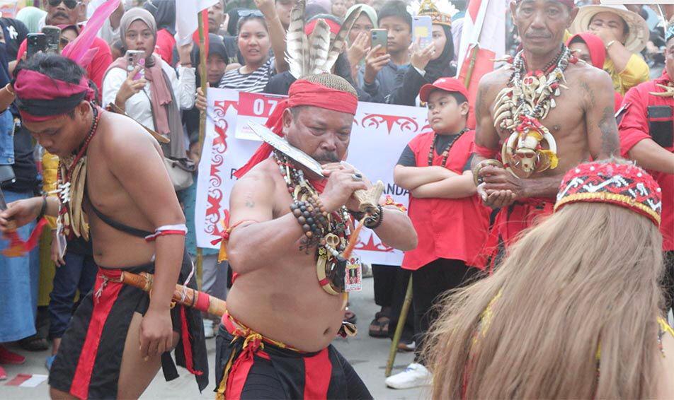 Farida Sebut Kirab Budaya di Samboja Barat sebagai Bentuk Pelestarian Lokalitas Warga Setempat