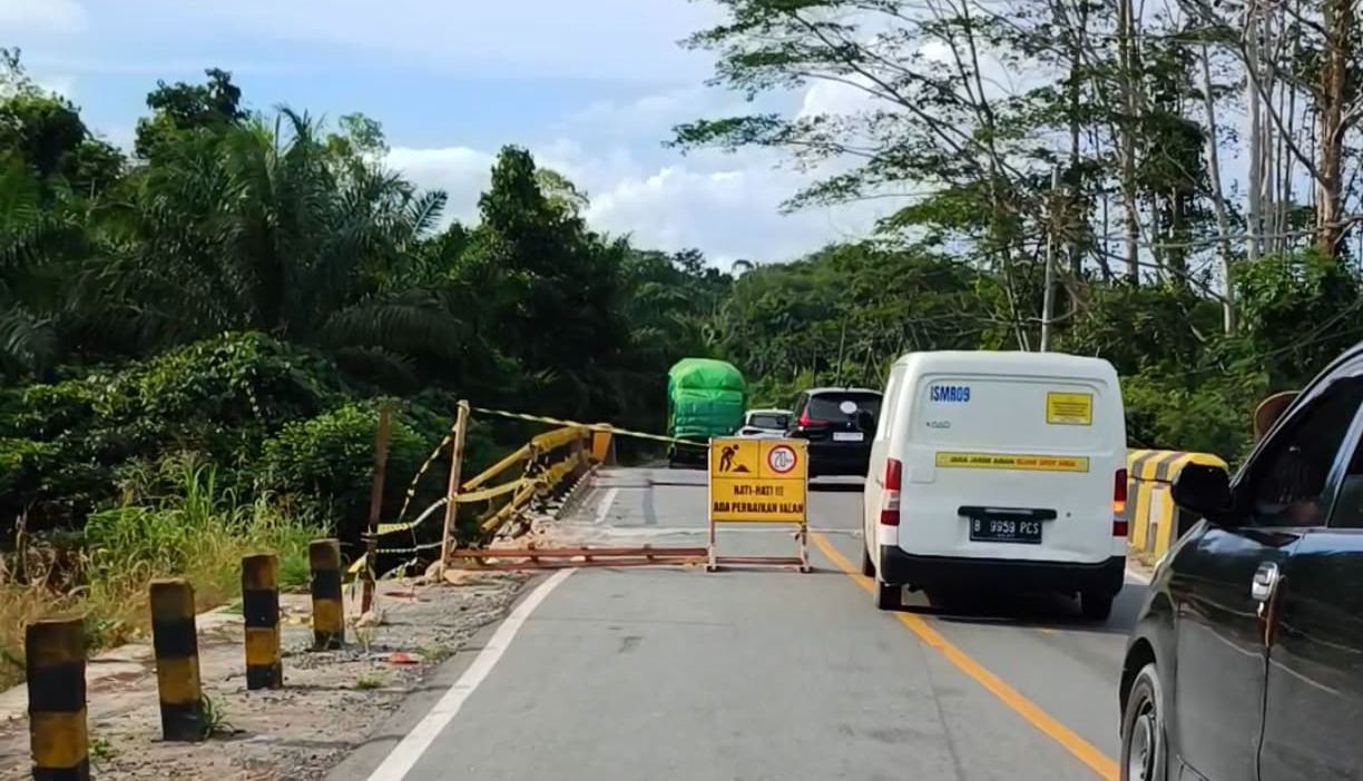 Perbaikan Jembatan Sangkima Dimulai, Kendaraan Berat Wajib Stop Operasi Malam Hari
