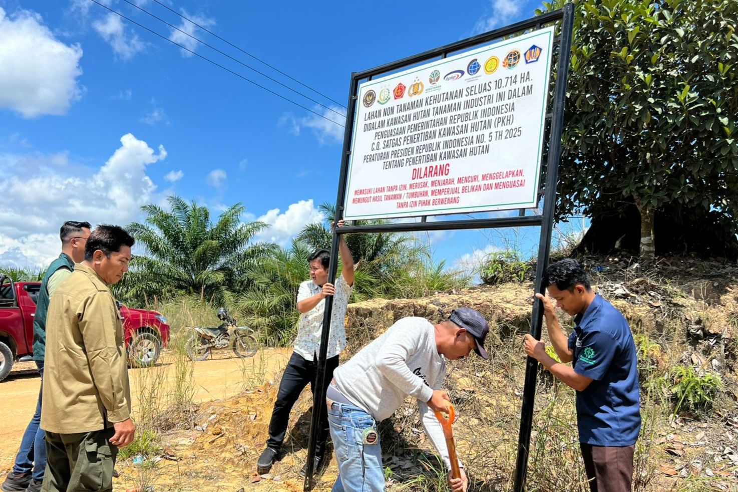 Penegakan Hukum Terhadap Pemanfaatan Kawasan Hutan Tidak Sesuai Peruntukan, Satgas PKH Pasang Plang