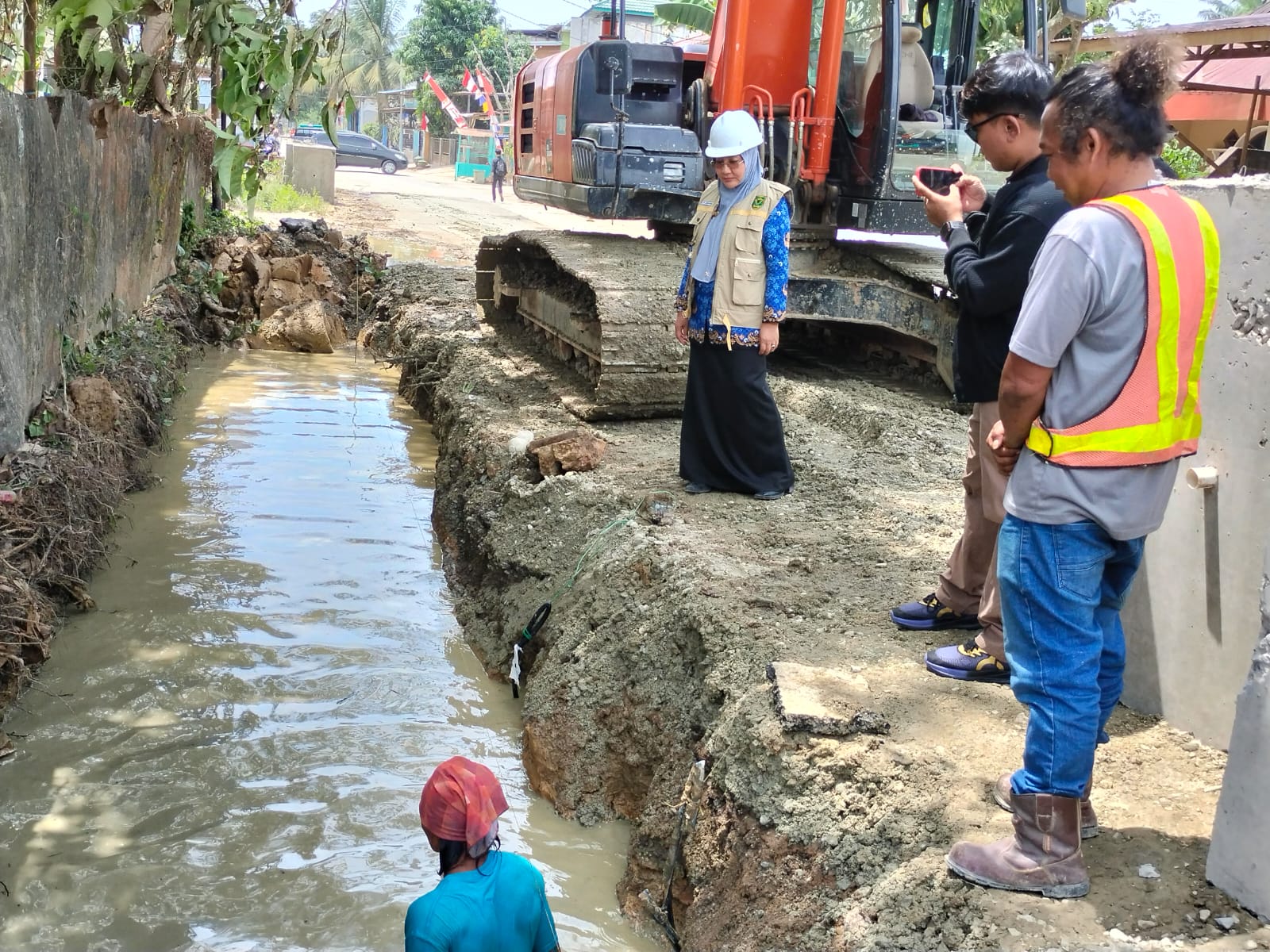 Tuntaskan 18 Program, Bupati Sri Tinjau Sejumlah Proyek Pembangunan 