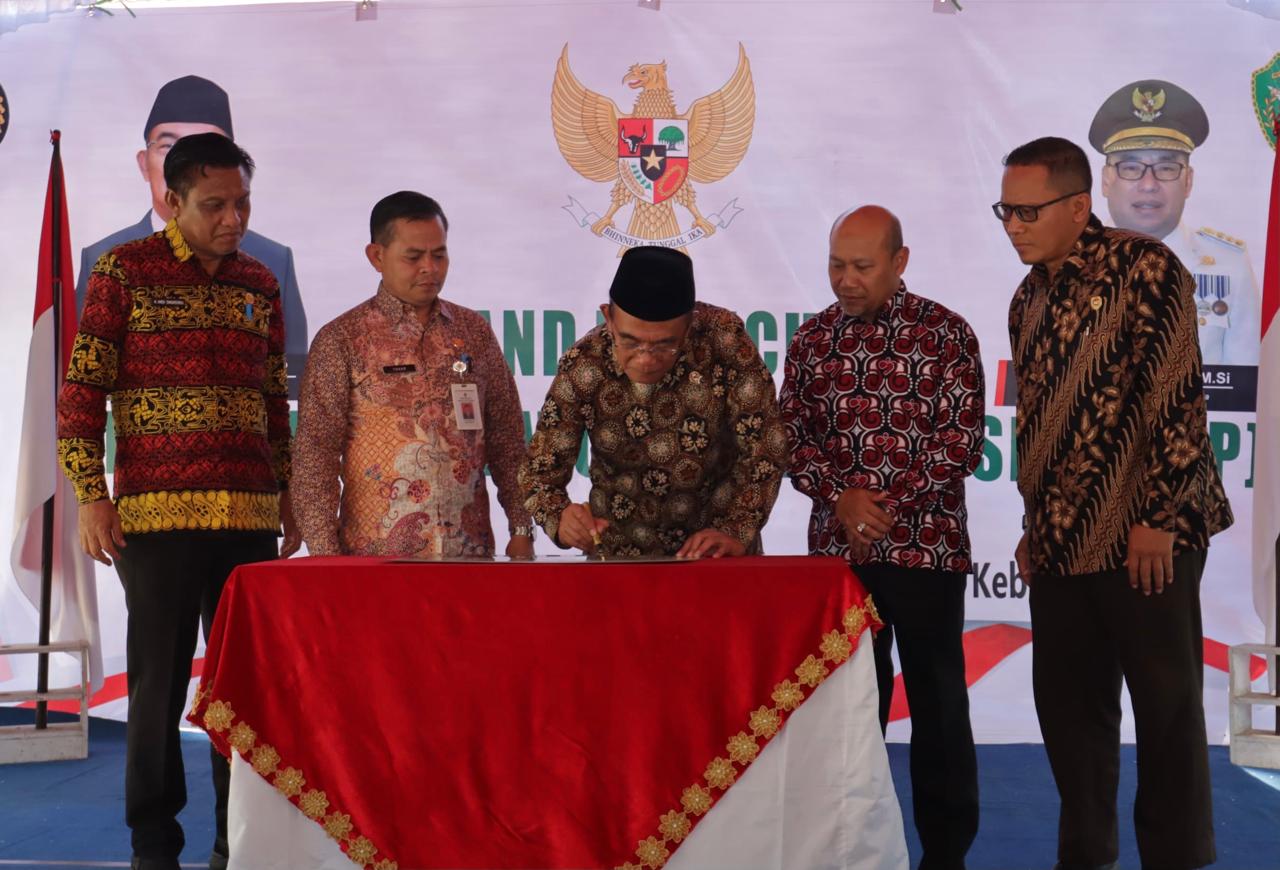 Kunker ke PPU, Menko PMK Resmikan 28 Sekolah Laboratorium Pancasila