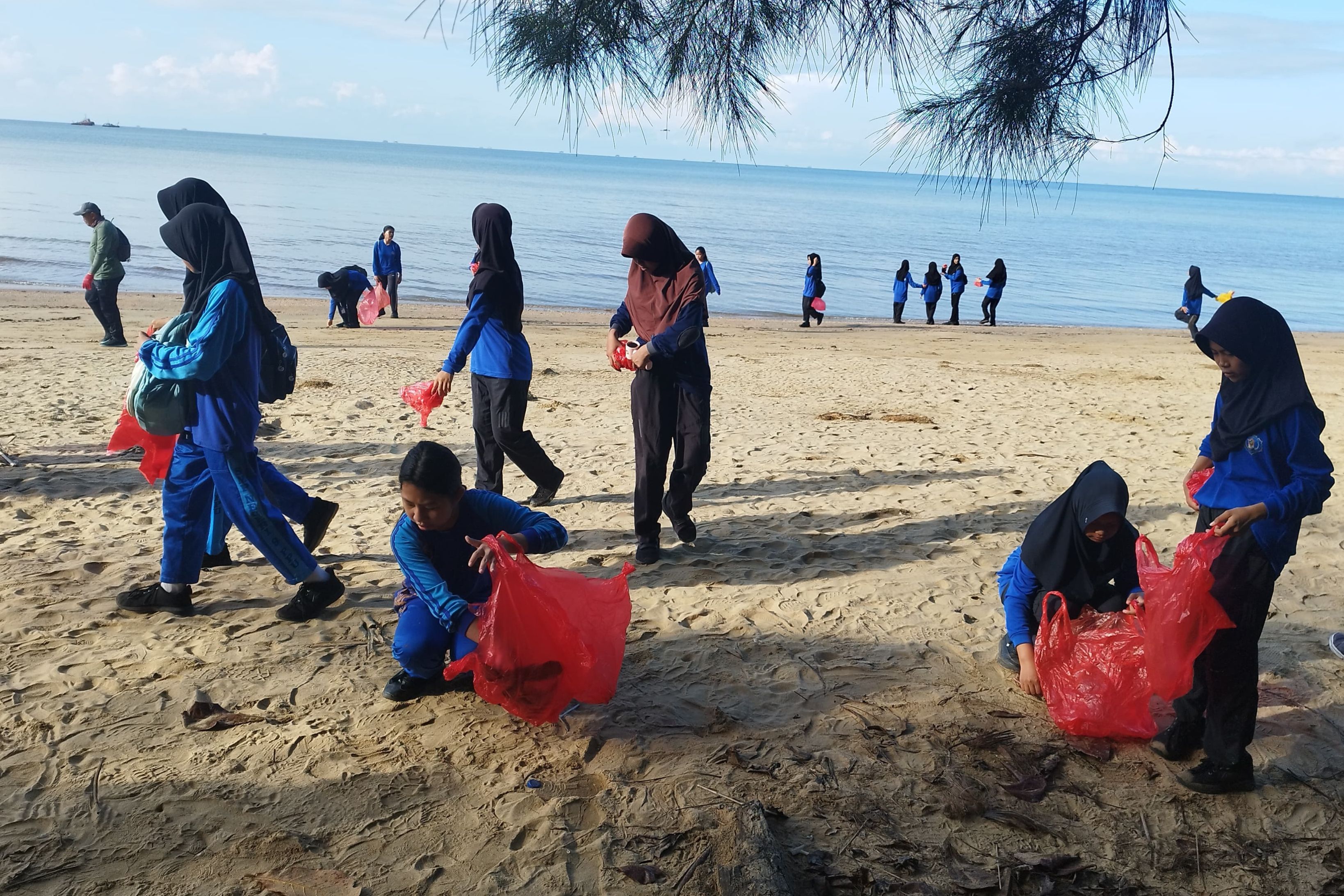 Hari Lingkungan Hidup Sedunia, 568 Kilogram Sampah Diangkut dari Pantai Tanjung Jumlai PPU