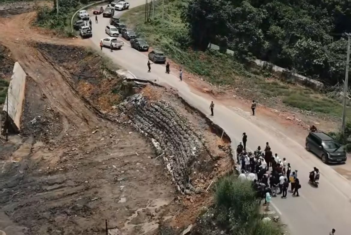 Jalan Poros Sangatta-Bengalon Longsor, Wabup Kutim Sebut KPC Harus Bertanggungjawab