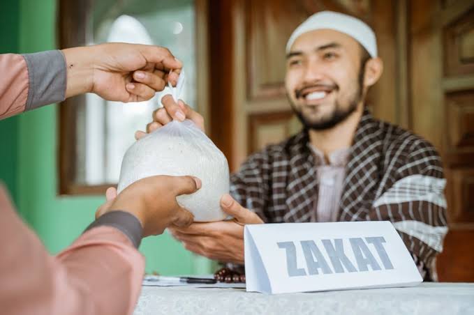 Bagaimana Ketentuan Zakat Fitrah di Tanah Rantau? Perantauan Harus Tahu