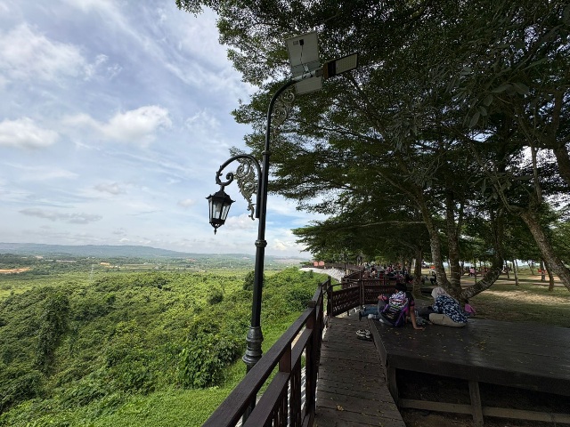 Asyiknya Liburan ke Bukit Pandang di Kutim, Suguhan Panorama Alam jadi Daya Tarik 