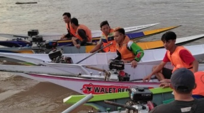 Festival Balap Perahu Ketinting di Desa Saliki