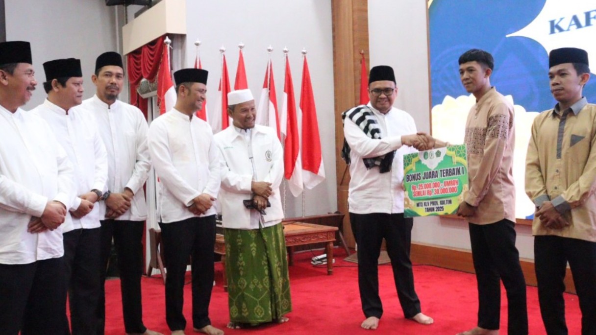 Penuhi Janji, Bupati Aulia Serahkan Bonus MTQ: Juara Dapat Rp25 Juta dan Umrah