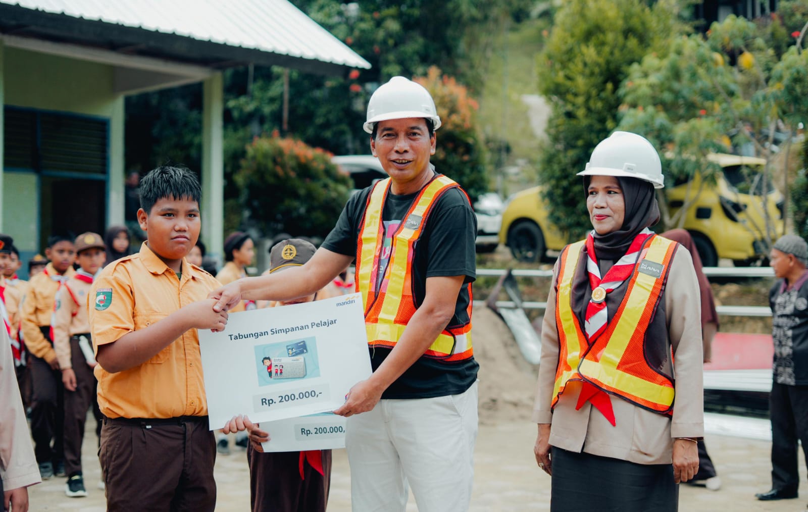 Dukung Pendidikan Nasional, Mandiri Peduli Sekolah Hadirkan Lingkungan Belajar Layak di Kalimantan