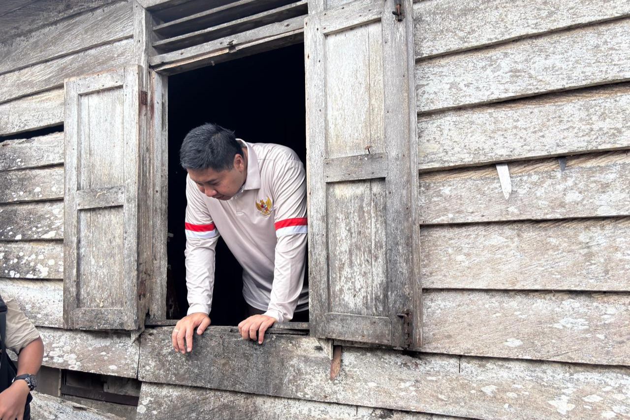 Menteri PKP Maruarar Sirait Tinjau Rumah Tak Layak Huni di Teritip Balikpapan Timur