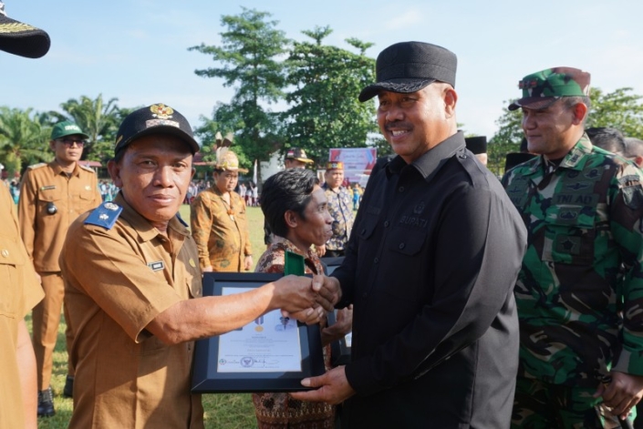 Pemkab Kukar Beri Penghargaan ke 50 Desa Berprestasi