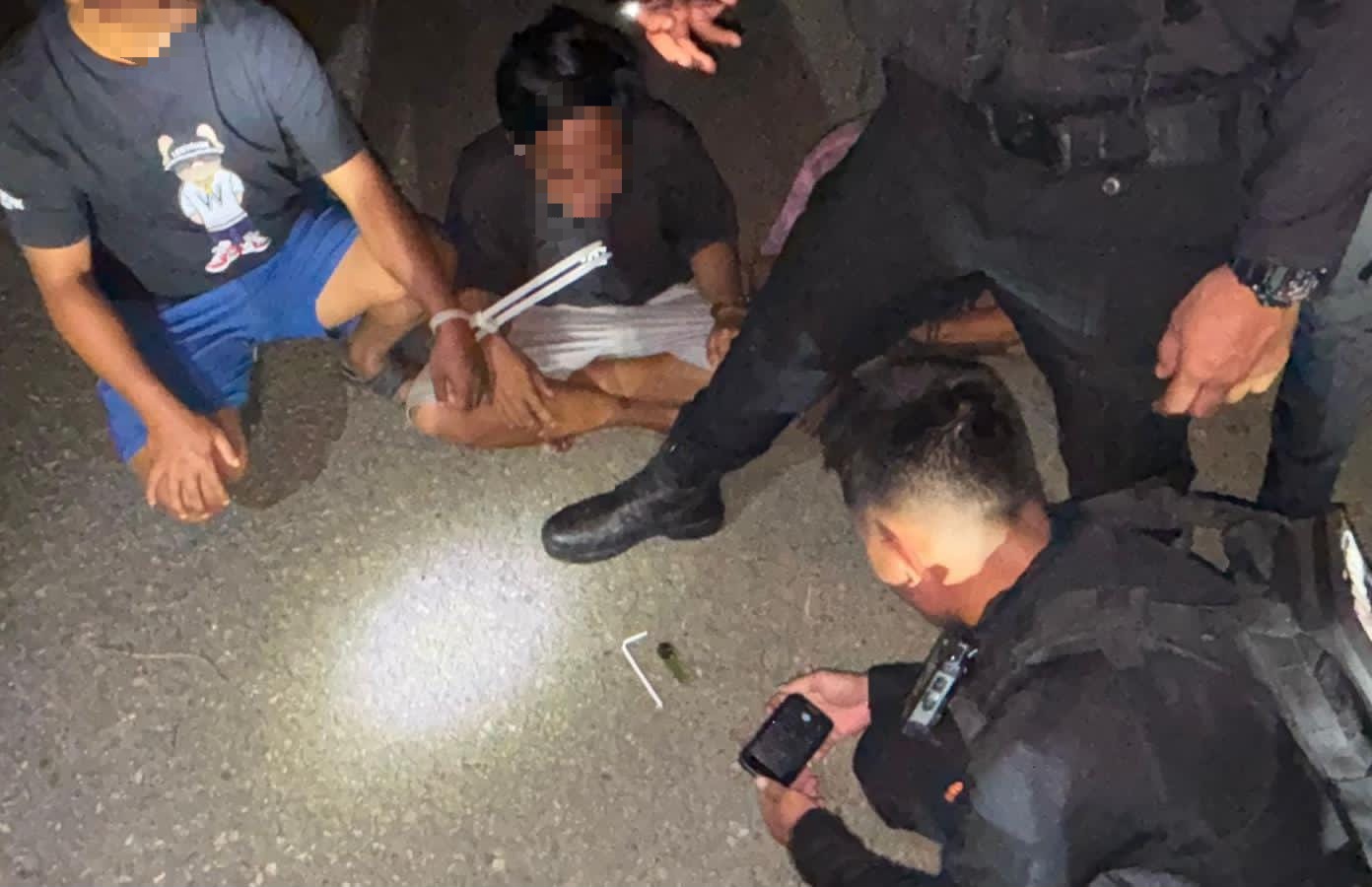 Tiga Pemuda Diamankan Saat Patroli Malam, Diduga Bawa Sabu dan Sajam