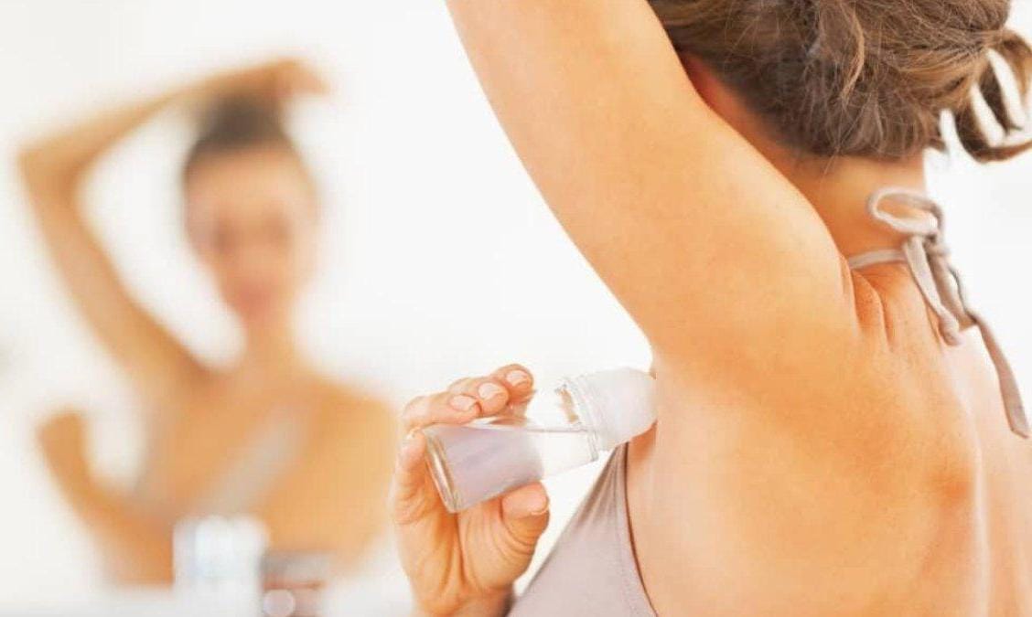 Cara Mengatasi Bau Badan, Ketiak Basah, dan Ketiak Menghitam: Deodoran Natural dan Tips Alami yang Efektif