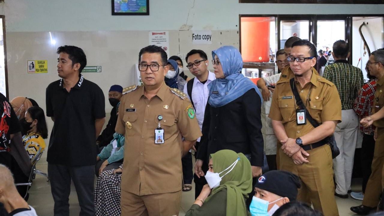 Pasien Bertumpuk di Ruang Tunggu, Akmal Malik Minta Manajemen RSUD AWS Samarinda Berbenah