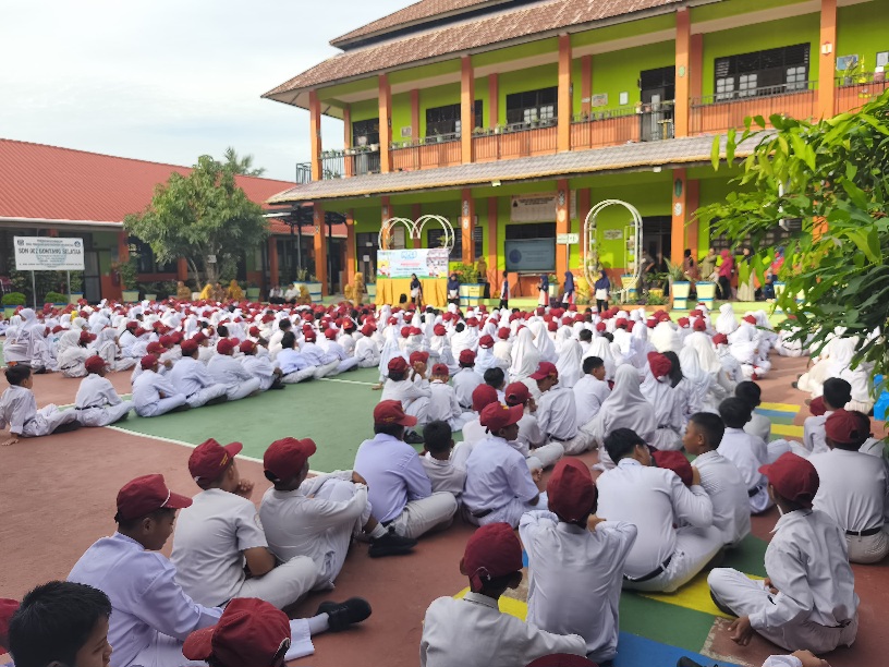 Hari Pertama MPLS, Orang Tua Boleh Dampingi Anak Sampai Kegiatan Selsai