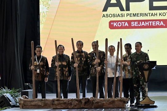 Jokowi Buka Rakernas Apeksi XVII di Balikpapan: Kota Masa Depan Harus 'Hijau, Cerdas dan Ramah'