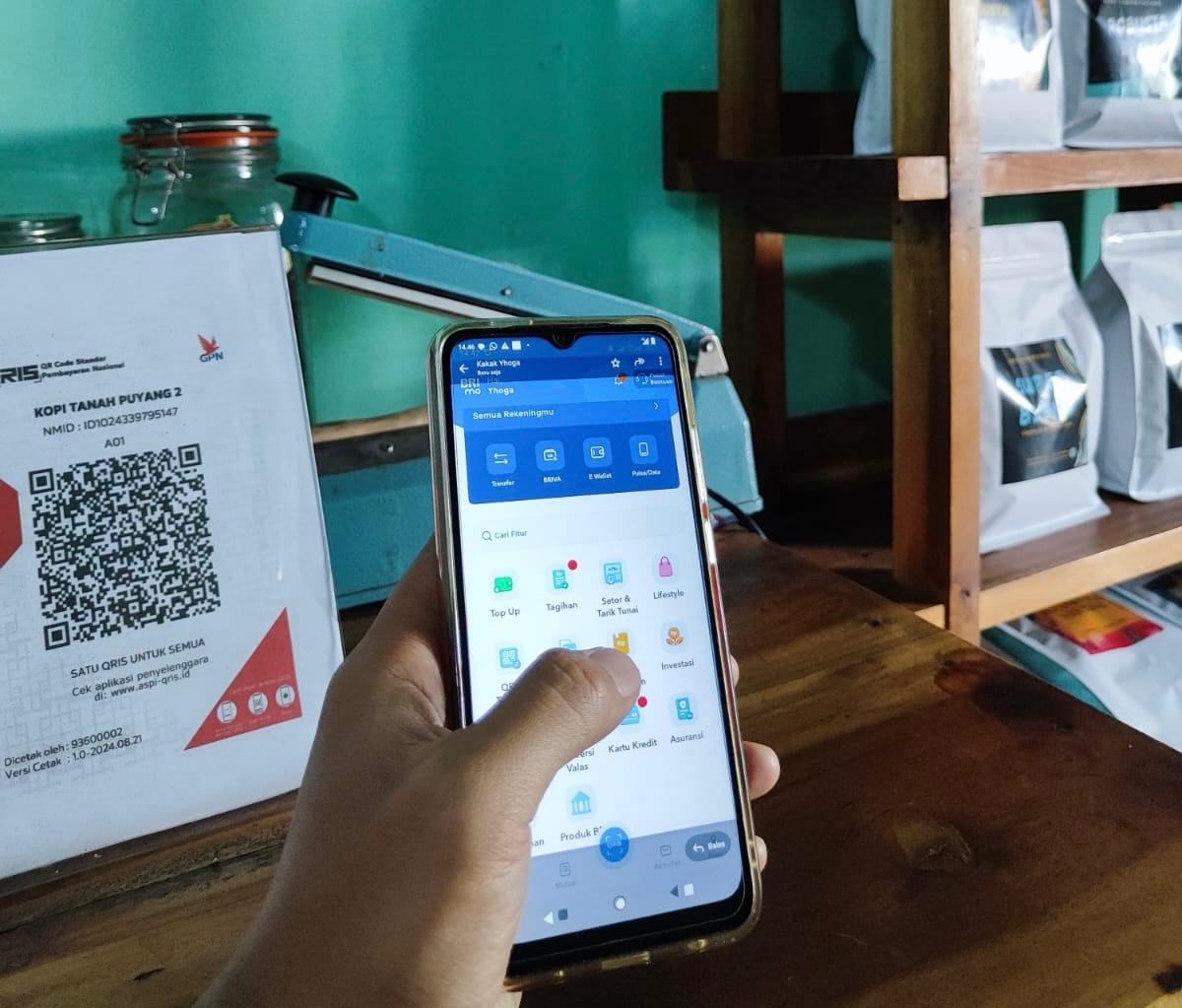 QRIS dan BRImo Kini Jadi Solusi Pembayaran Digital Pelaku UMKM Kopi di Kecamatan Lahat