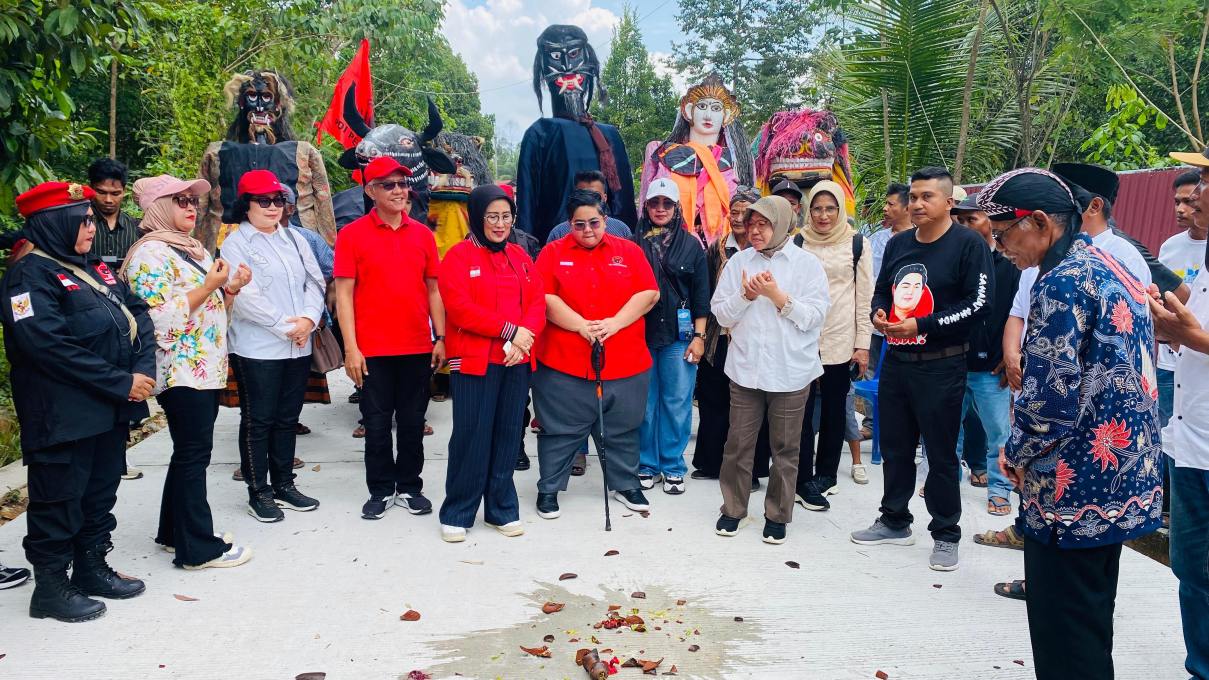 Realisasikan Aspirasi Warga, PDIP Kaltim Resmikan Jalan Usaha Tani di Makroman