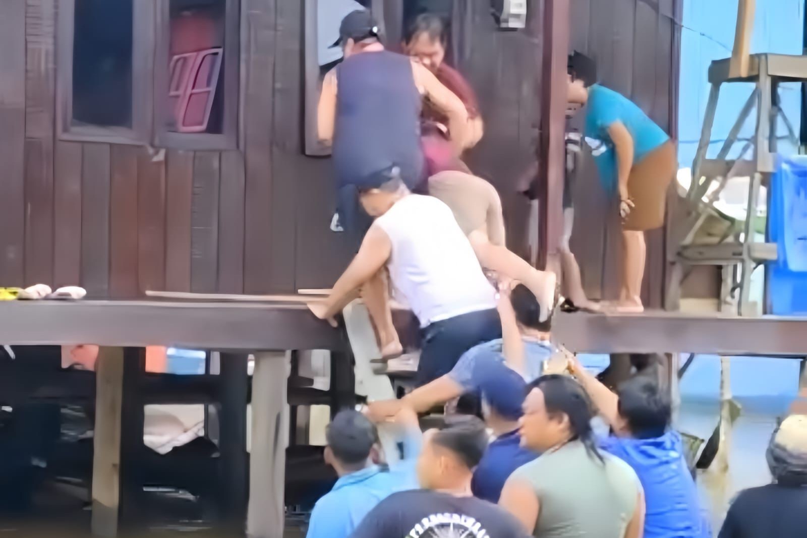 Ditinggal Sendirian di Rumah, Bocah SD di Telen Ditemukan Meninggal di Kolong 