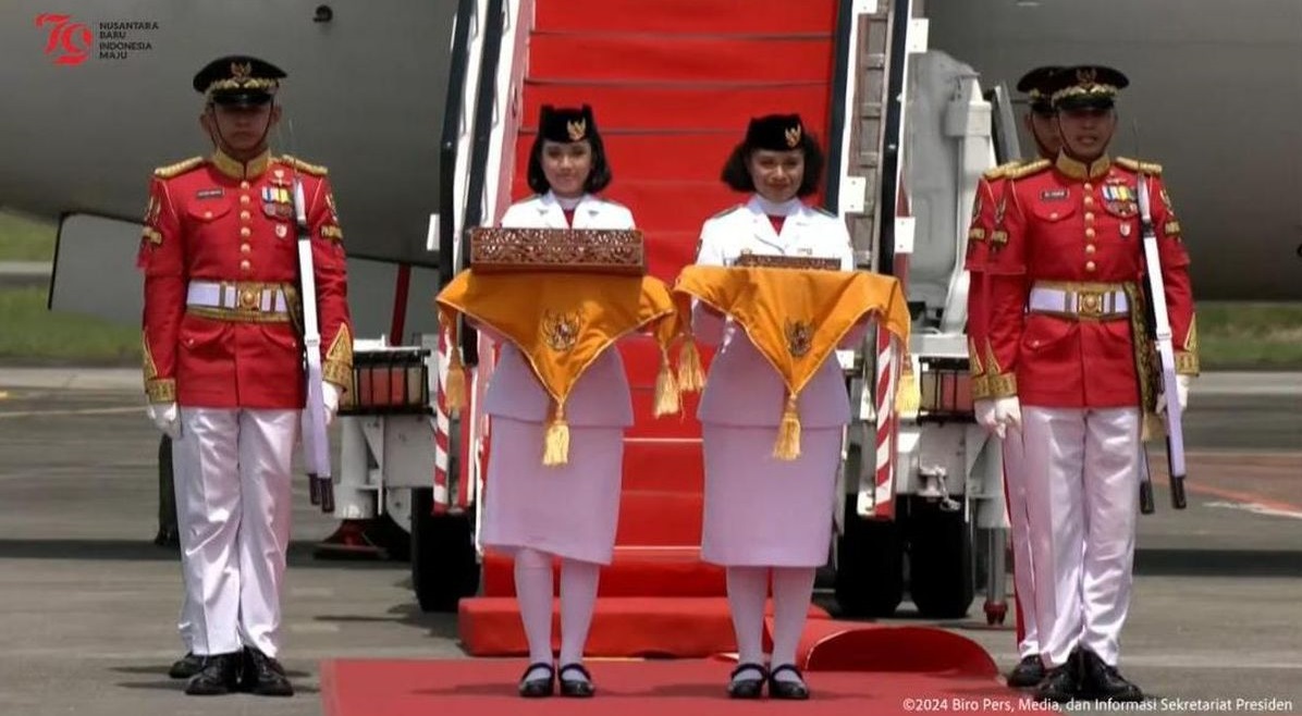 Bendera Pusaka dan Teks Proklamasi Telah Tiba di Balikpapan Menuju IKN