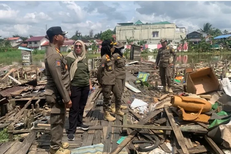 Satpol PP Bongkar Aktivitas Ilegal di Eks Bandara Temindung