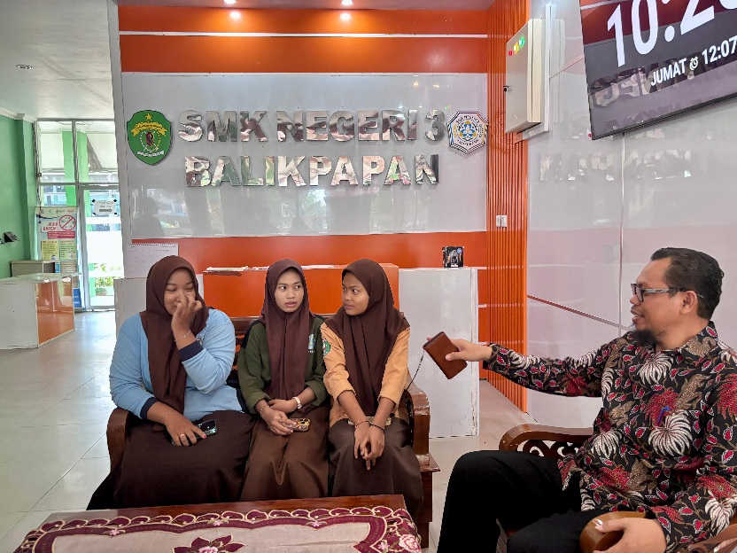 Kepala SMKN 3 Balikpapan Tepis Isu Keracunan Makanan MBG yang Viral