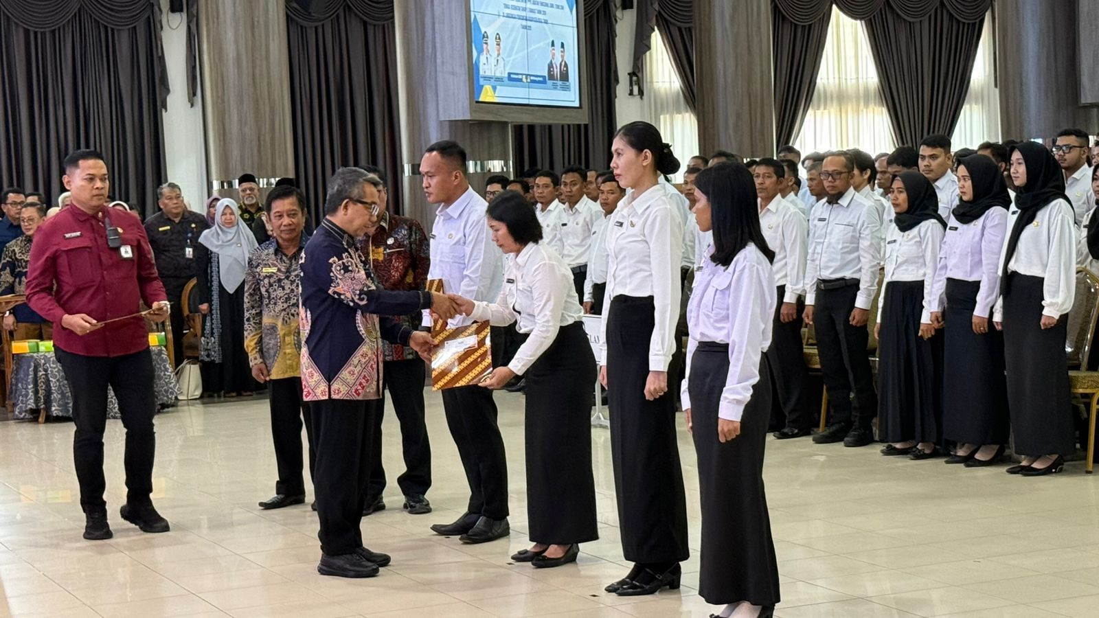 338 PPK Dikukuhkan, Ini Pesan Bupati Kutim