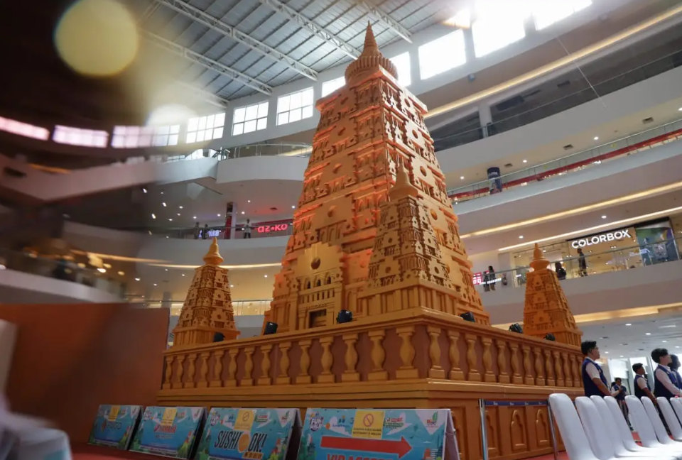 Pecahkan Rekor MURI! Miniatur Mahabodhi Temple Setinggi 12 Meter Pikat Perhatian dalam Wonderful Vesak 2025