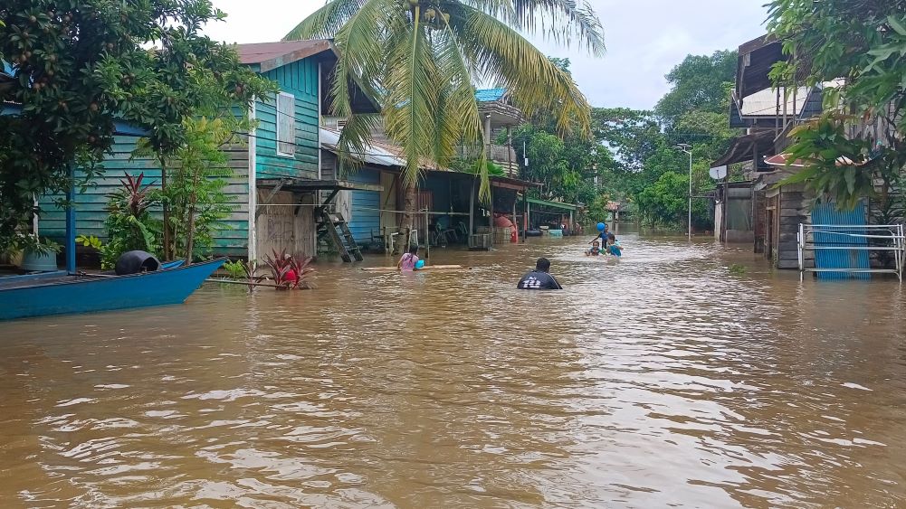 Banjir Rendam 13 Kampung di Kecamatan Damai Kubar, 2.852 Jiwa Terdampak