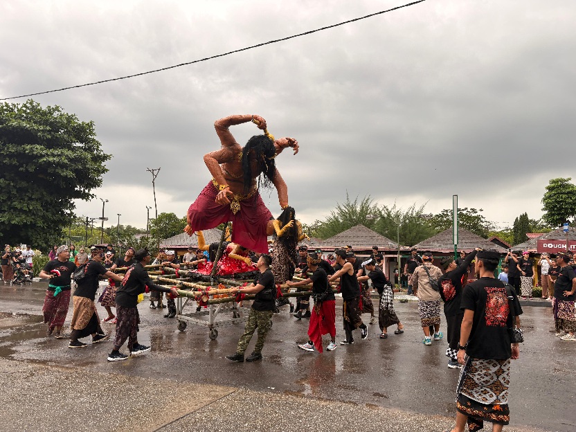 Pawai Ogoh-Ogoh Semarakkan Hari Raya Nyepi, Bupati Kutim Tekankan Kebersamaan Antar Umat Beragama