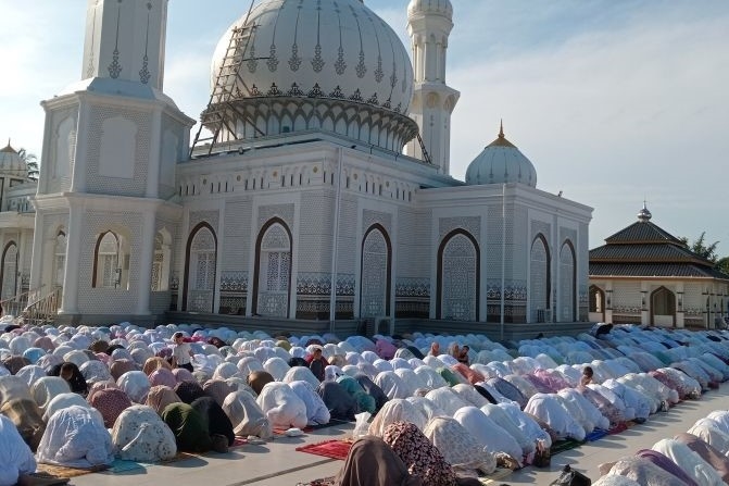 Jamaah Tarekat Syattariyah dan Naqsyabandiyah Sudah Rayakan Idul Fitri, Gunakan Hisab Metode Apa?