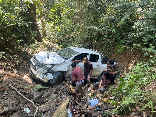 Mobil Hilux Masuk Jurang di Mahulu, Satu Orang Dikabarkan Meninggal Dunia 
