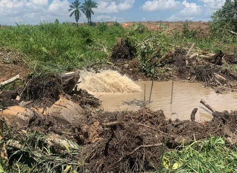 Pipa Utama PDAM Paser Bocor Kena Keruk Excavator, Distribusi Air Terganggu