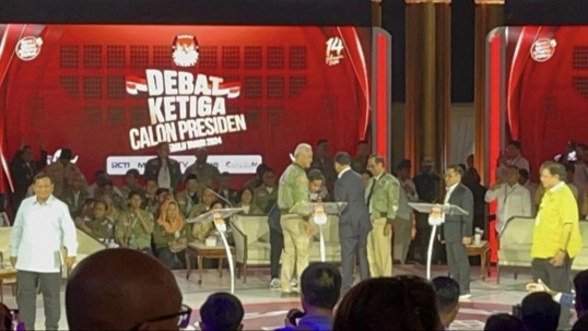 Anies dan Prabowo Tak Bersalaman Usai Debat Capres Ketiga, Masih Panas?