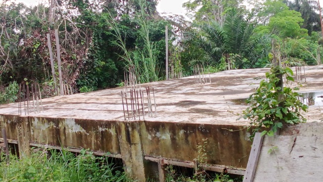 Proyek Rp 2,7 Miliar DLH Kutai Barat Terbengkalai, Bangunan Mangkrak, Pekerja Tidak Ada