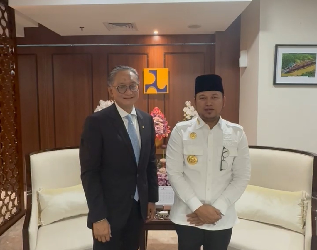 Gubernur Kaltim Temui Menteri PU, Perjuangkan Perbaikan Jalan Rusak di Daerah