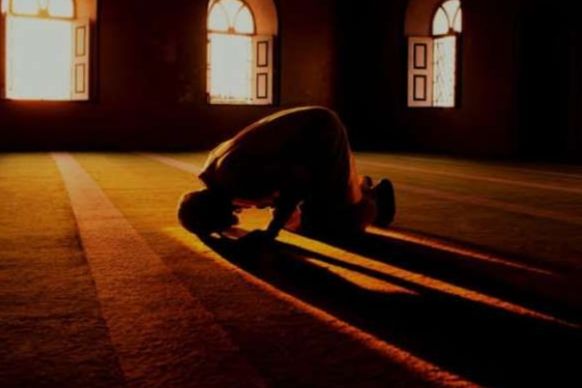 Gerakan Sujud dalam Salat Bisa Tingkatkan Oksigenasi Otak