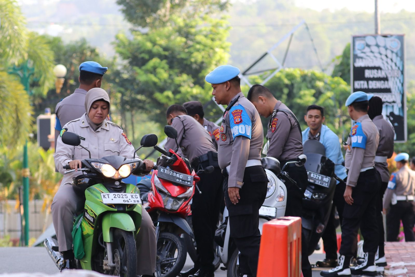 13 Anggota Polisi Melanggar, Propam Tahan Kartu Identitasnya