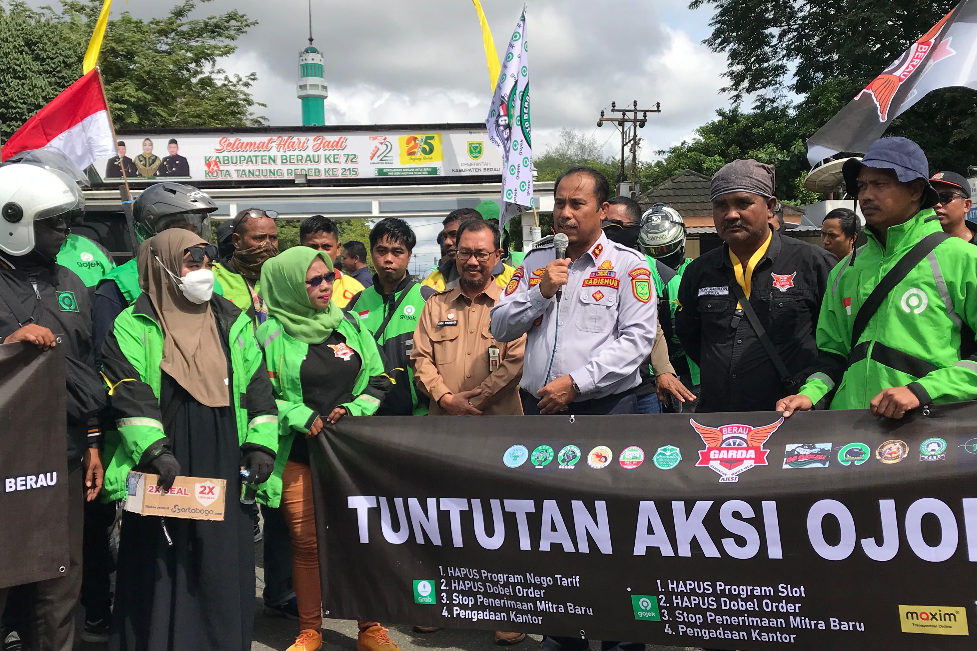 Driver Ojol Geruduk Kantor Bupati Berau, Desak Hapus Tarif Hemat hingga Stop Rekrutmen Mitra Baru