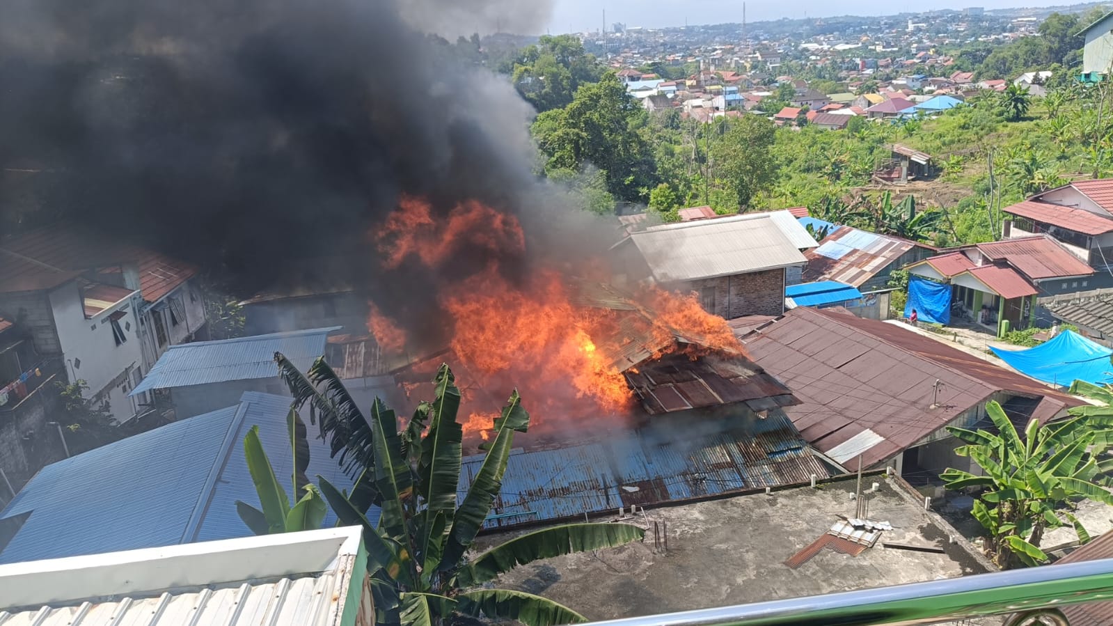 Rumah Dua Lantai Terbakar di Sumber Rejo Balikpapan, Warga Duga Akibat Kebocoran Jargas