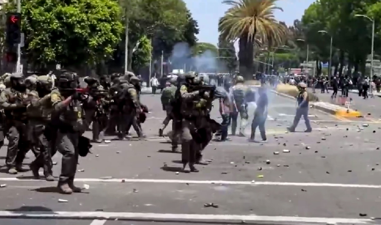 Los Angeles Memanas, Kerusuhan Protes Imigran Berujung Kekerasan