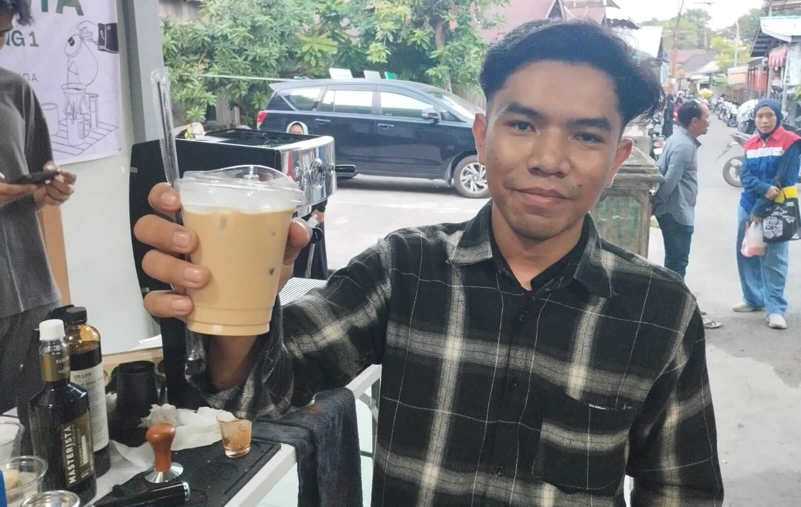 Belasan Pemuda Gang Manggis Belajar Menjadi Barista