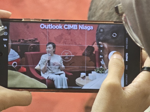 Pendapatan CIMB Niaga Tetap Tumbuh Meski Ekonomi 'Dikejar Celeng Diuber Anjing'