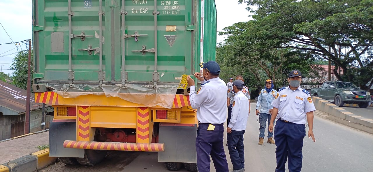 Catat Ini, Kontainer Rutin Parkir Sembarangan, Tangki Bensin Langsung Dikunci Dishub Samarinda