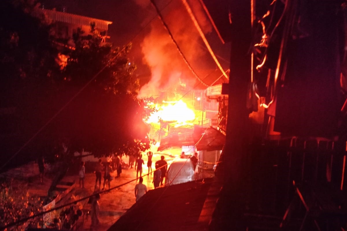 2 Warung di Jalan Abdul Rasyid Samarinda Ludes Terbakar, Diduga Korsleting Listrik