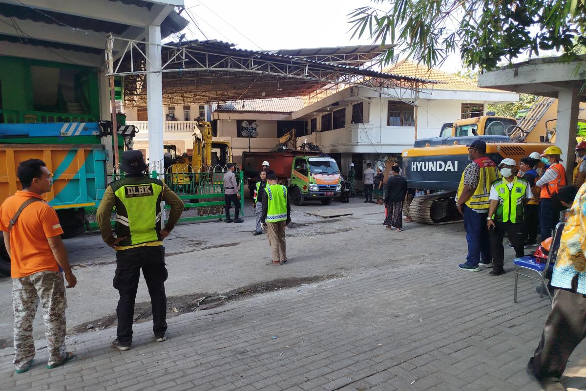 14 Tewas dan 49 Masih Hilang akibat Bangunan Runtuh Ponpes Al Khoziny Sidoarjo