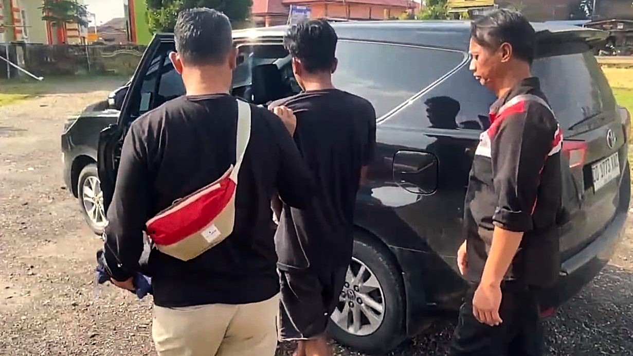 CCTV Ungkap Aksi Pencurian dan Pembakaran Toko di Kukar, Anak Kades Terlibat